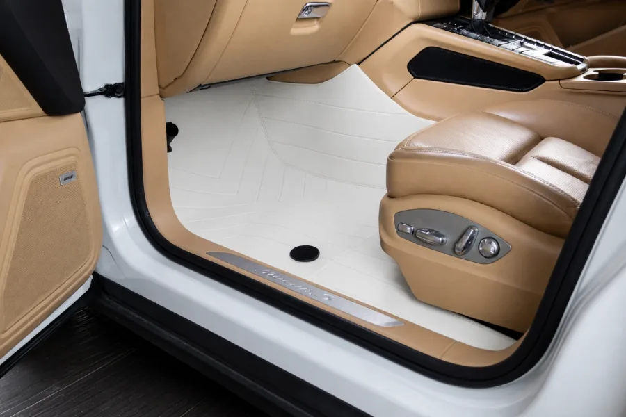 Contemporary Y-Cut car mat, photo 4