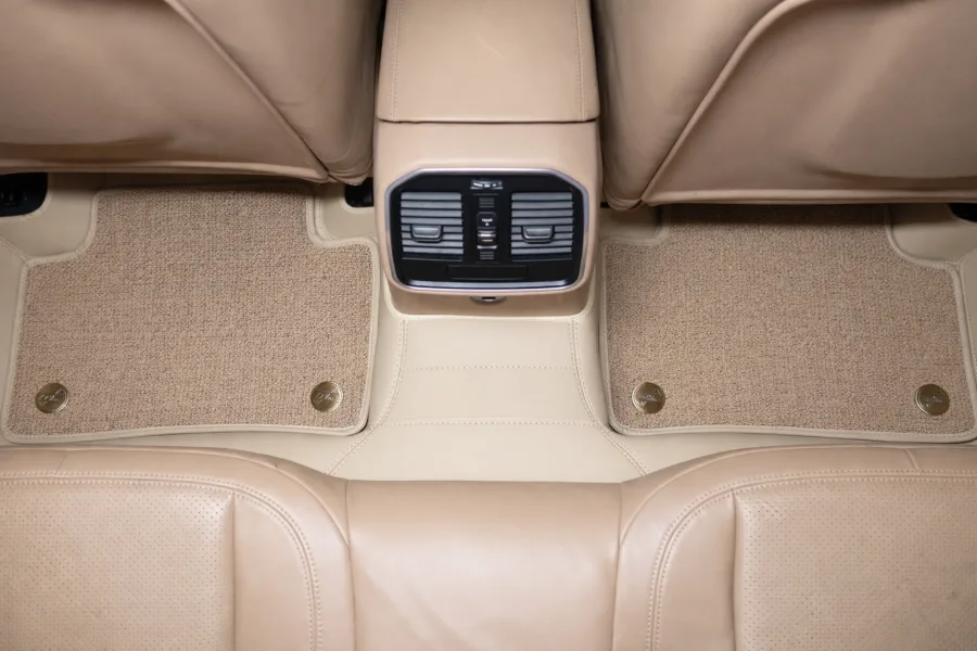 Contemporary Y-Cut II car mat, photo 3